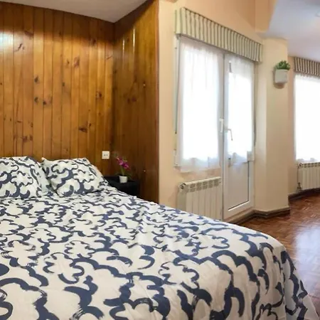 アパート Oviedo. Apartamento Sencillo, Luminoso Y Acogedor.